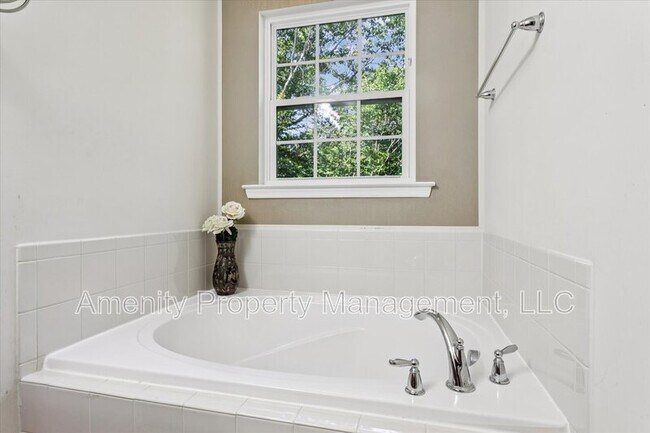Building Photo - 3271 Newland Ct