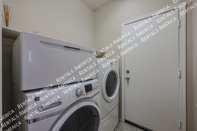 Building Photo - 39821 N Thunder Hills Ln