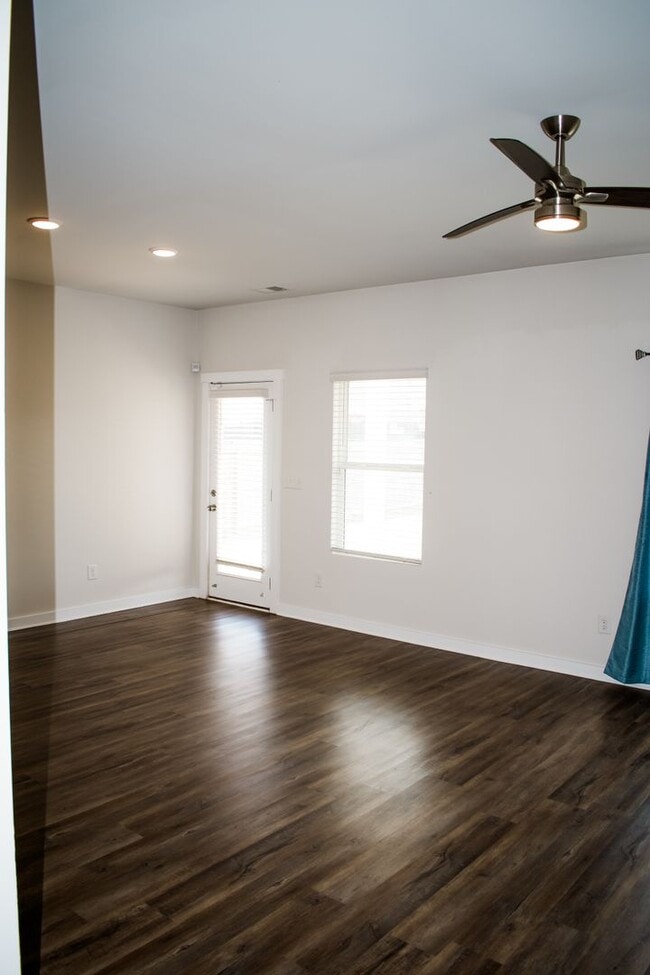 Building Photo - Spacious 3-Bedroom Home with Loft – Minute...