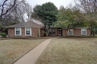 Building Photo - 1404 Cambridge Ln