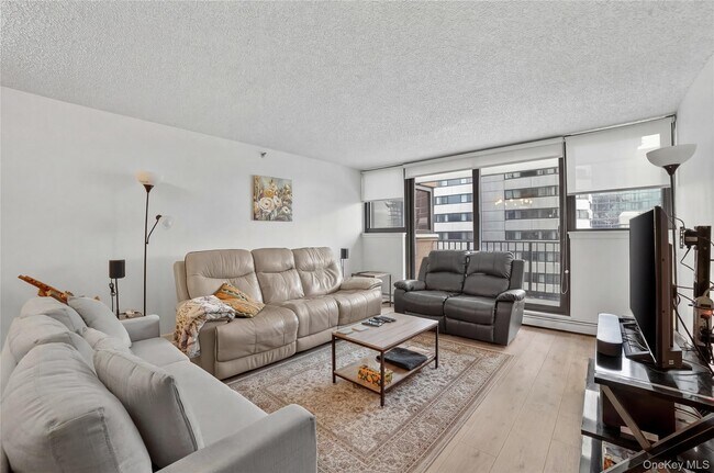 Building Photo - 25 Rockledge Ave