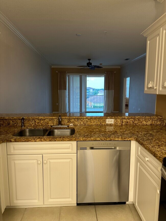 Building Photo - 8550 Kingbird Loop