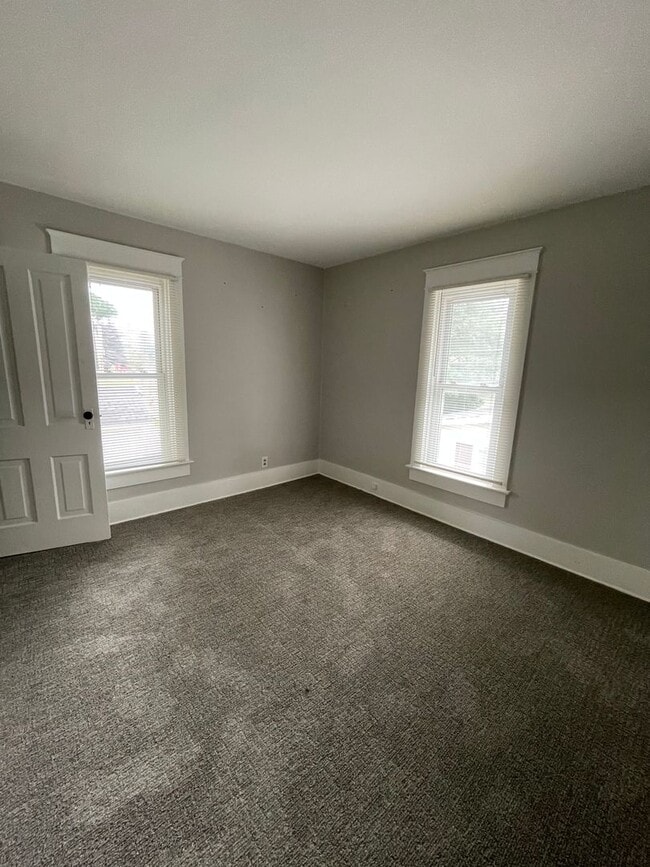 Building Photo - 4 Bedroom Home Near Downtown Goshen