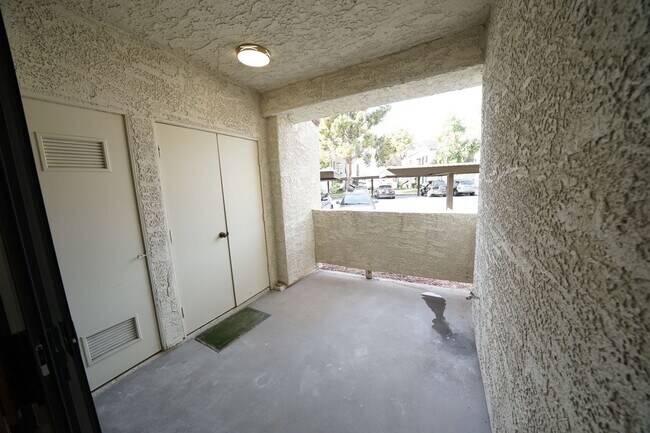 Building Photo - 4729 Nara Vista Way