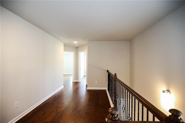 Building Photo - 2304 Shetley Creek Dr