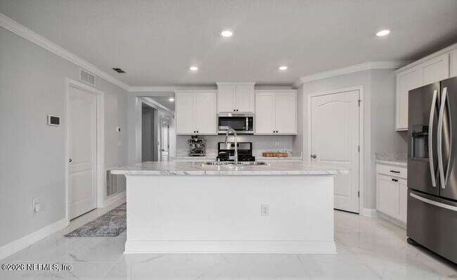 Building Photo - 49 Jarama Cir