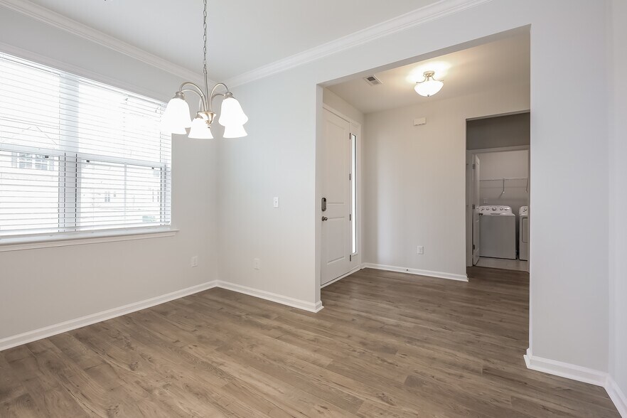 Building Photo - 200 Bosa Ln