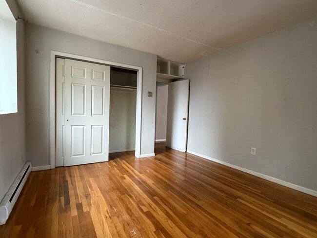 Building Photo - 8 Kittredge St