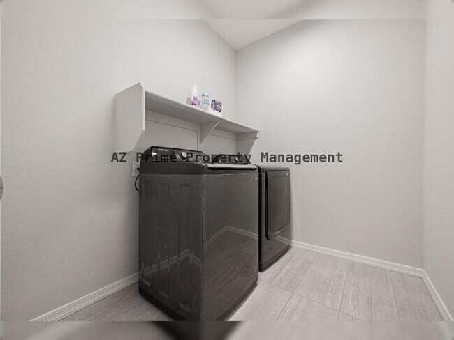 Building Photo - 7128 W Coles Rd