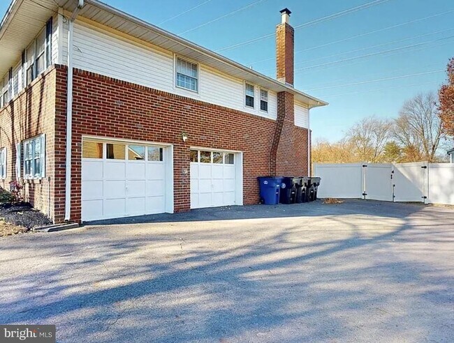 Building Photo - 213 Wayne Dr