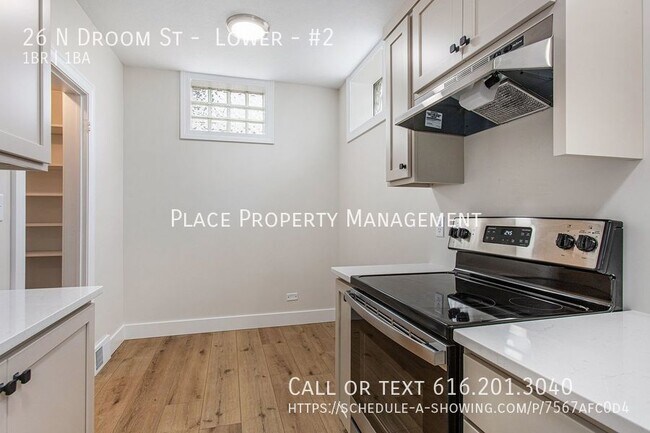 Building Photo - 26 N Droom St