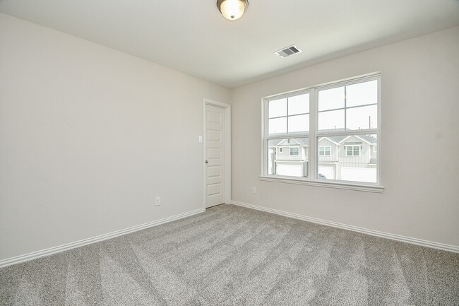 Building Photo - 27927 Western Crk Ct