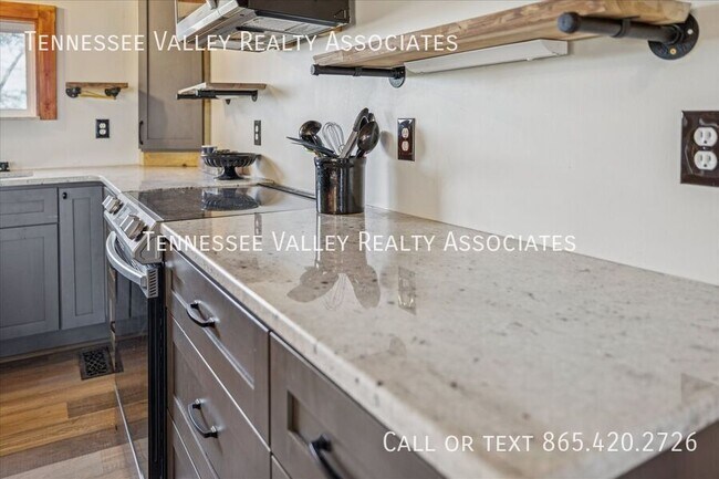 Building Photo - 2050 Chapel Rd