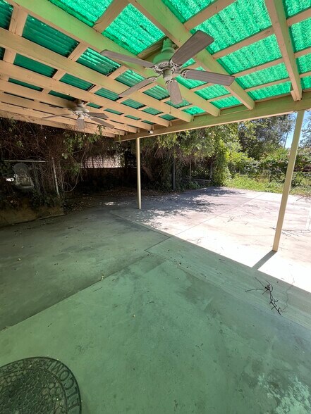 Building Photo - 640 E 300 N
