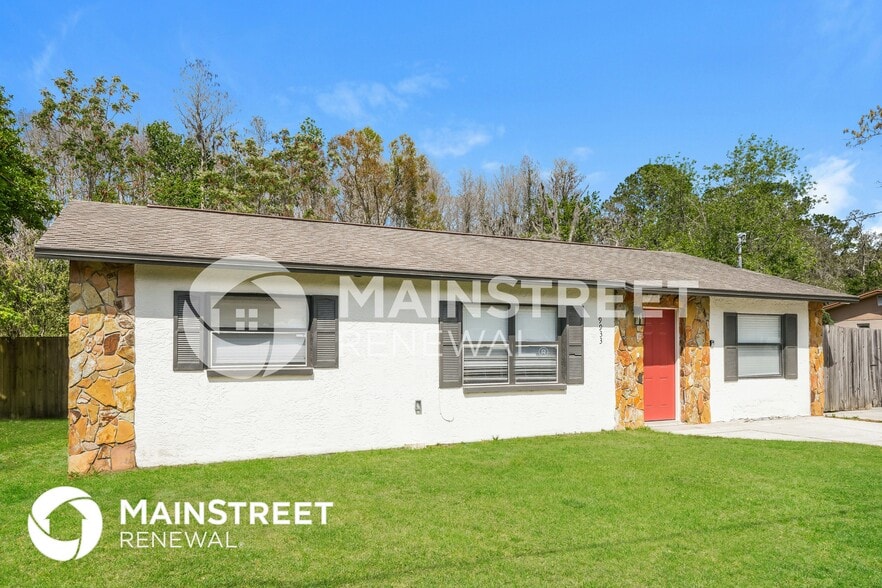 Building Photo - 9933 Lake Dr