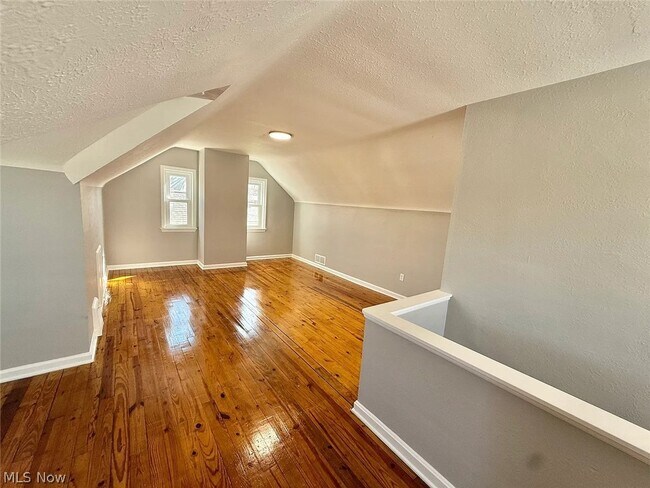 Building Photo - 6903 Luelda Ave