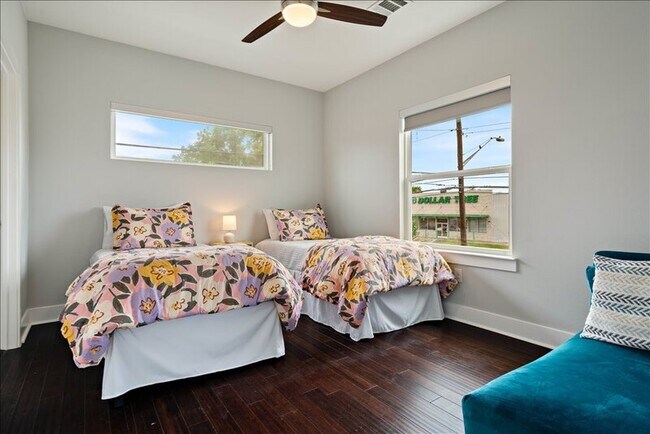 Building Photo - 6301 Santos St