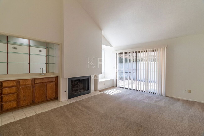 Building Photo - 2930 Driftwood Pl