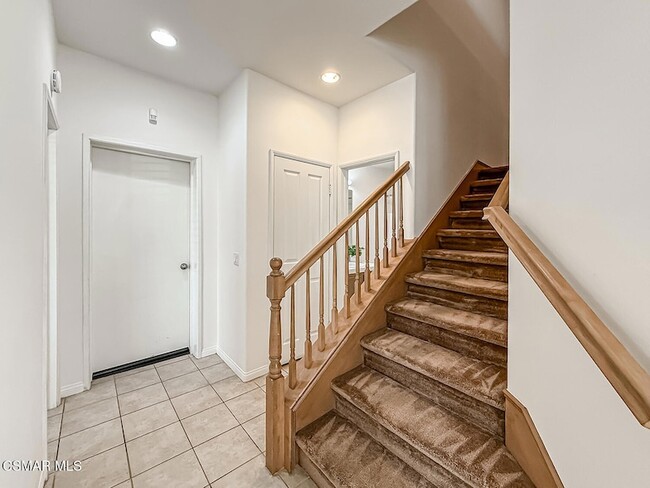 Building Photo - 2930 Esperanza Way