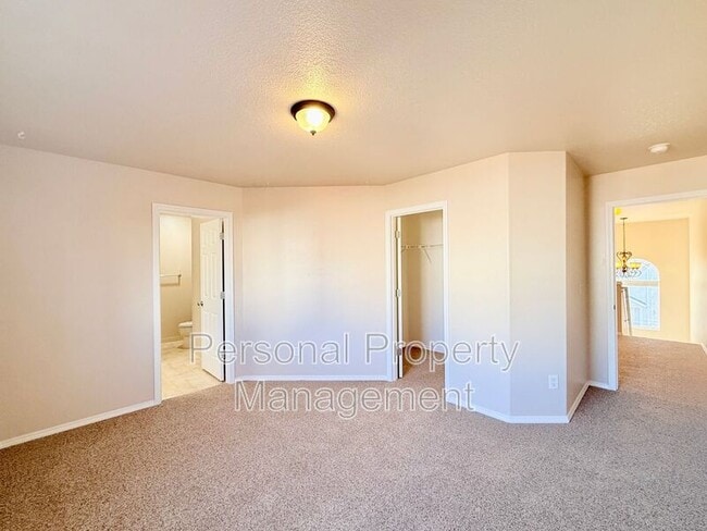 Building Photo - 16524 NE 19th St