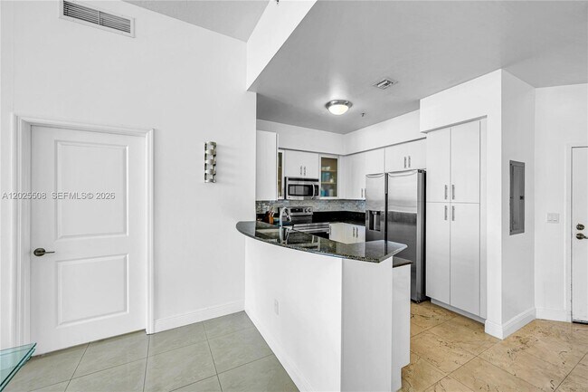 Building Photo - 7900 Harbor Island Dr