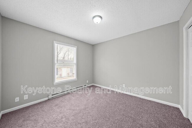 Building Photo - 191-2 Oak St.