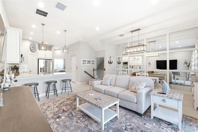 Building Photo - 2516 Coral Ct.