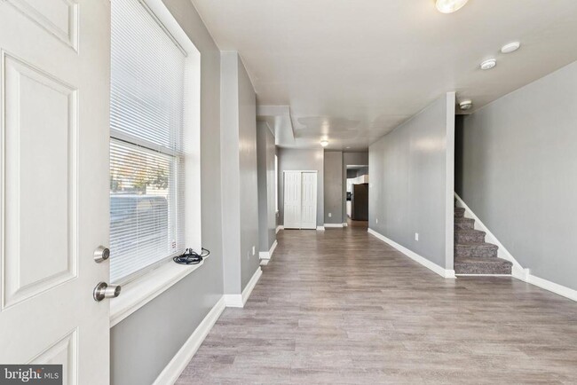 Building Photo - 138 N King St