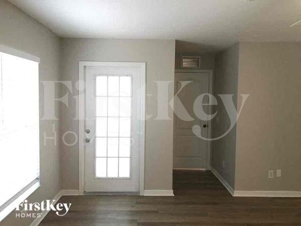 Building Photo - 1002 NE 33rd Ln