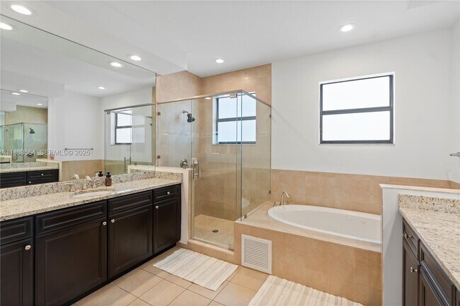 Building Photo - 9974 NW 86th Terrace