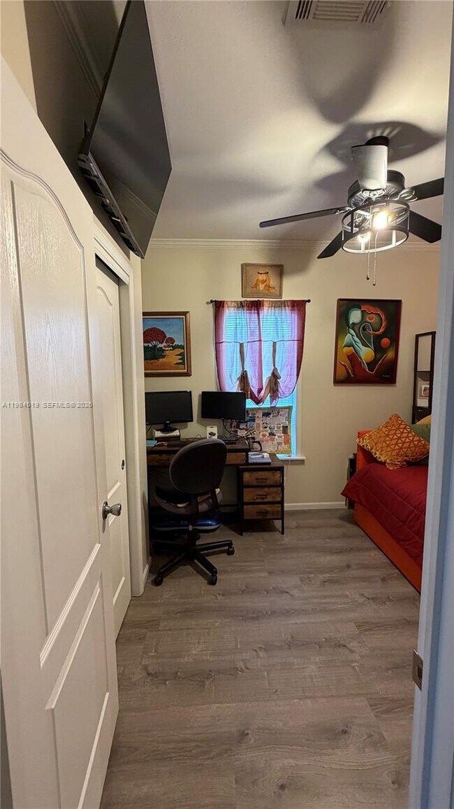 Building Photo - 4219 Royal Manor Blvd