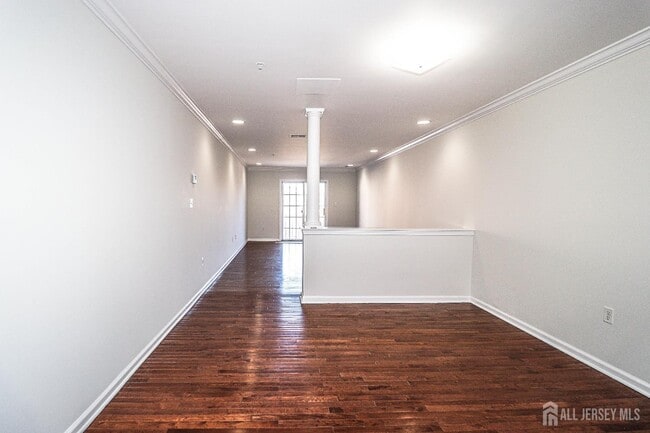 Building Photo - 105 Adamecs Way