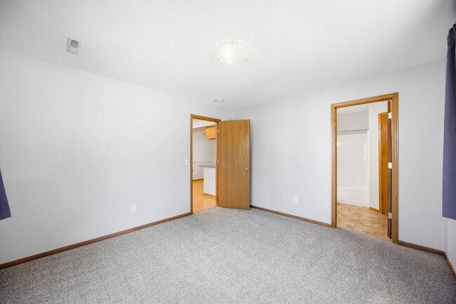 Building Photo - Ankeny Condo for Rent