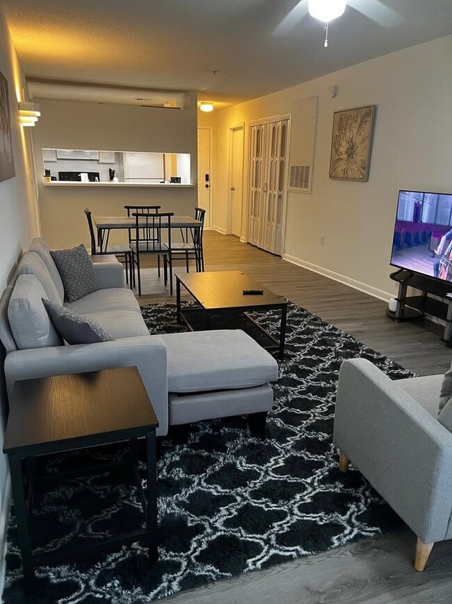 Building Photo - 1230 University Ct