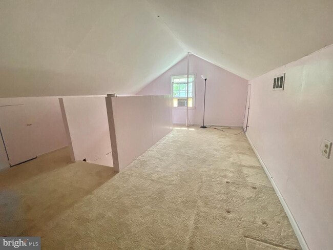 Building Photo - 3 Bedroom house -
