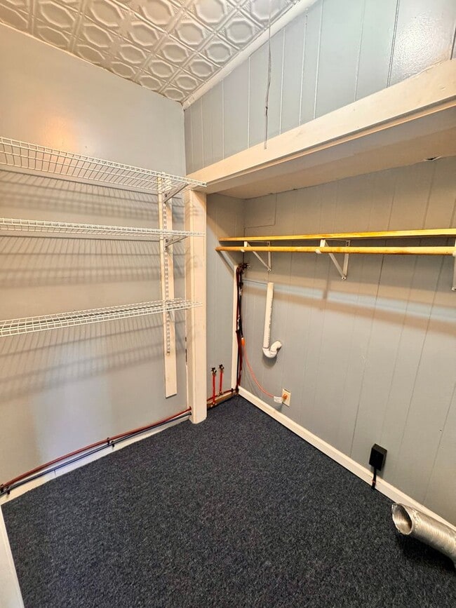 Building Photo - 30 Central St