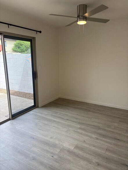 Building Photo - 5624 E Kelton Ln