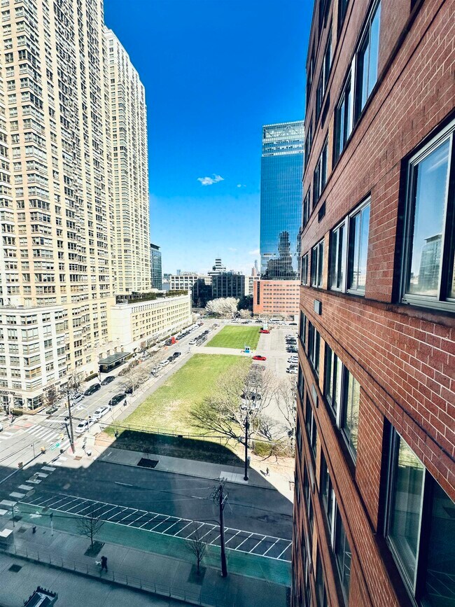 Building Photo - 311 Washington St