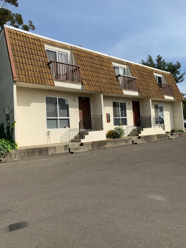 Building Photo - 1355 Bond St