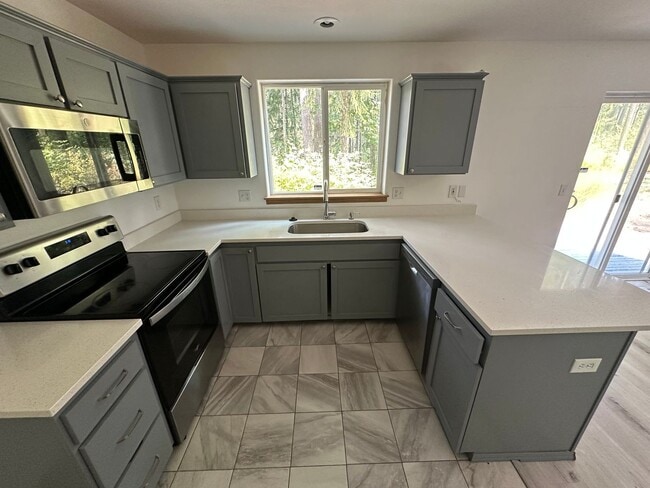Building Photo - 18226 Big Fir Ct SE