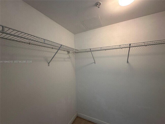 Building Photo - 1755 E Hallandale Beach Blvd