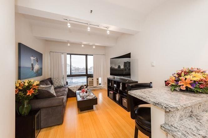 Building Photo - 12 Stoneholm St