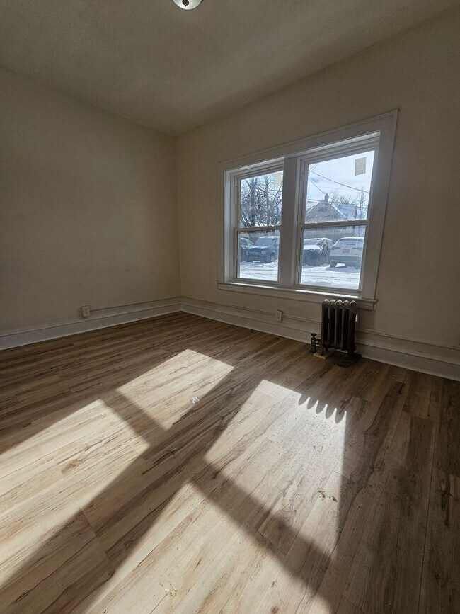 Building Photo - 1933 Lee Rd