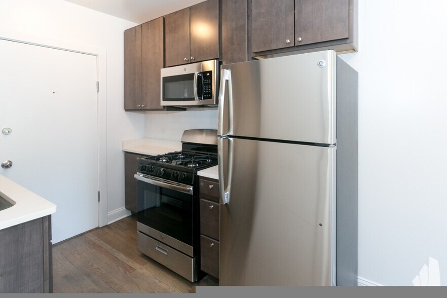 Building Photo - 2642 N Spaulding Ave