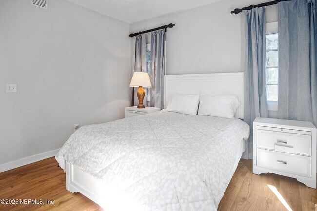 Building Photo - 945 Registry Blvd