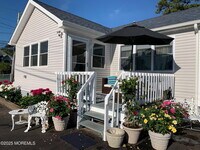 Building Photo - 2 Pine Crest Dr