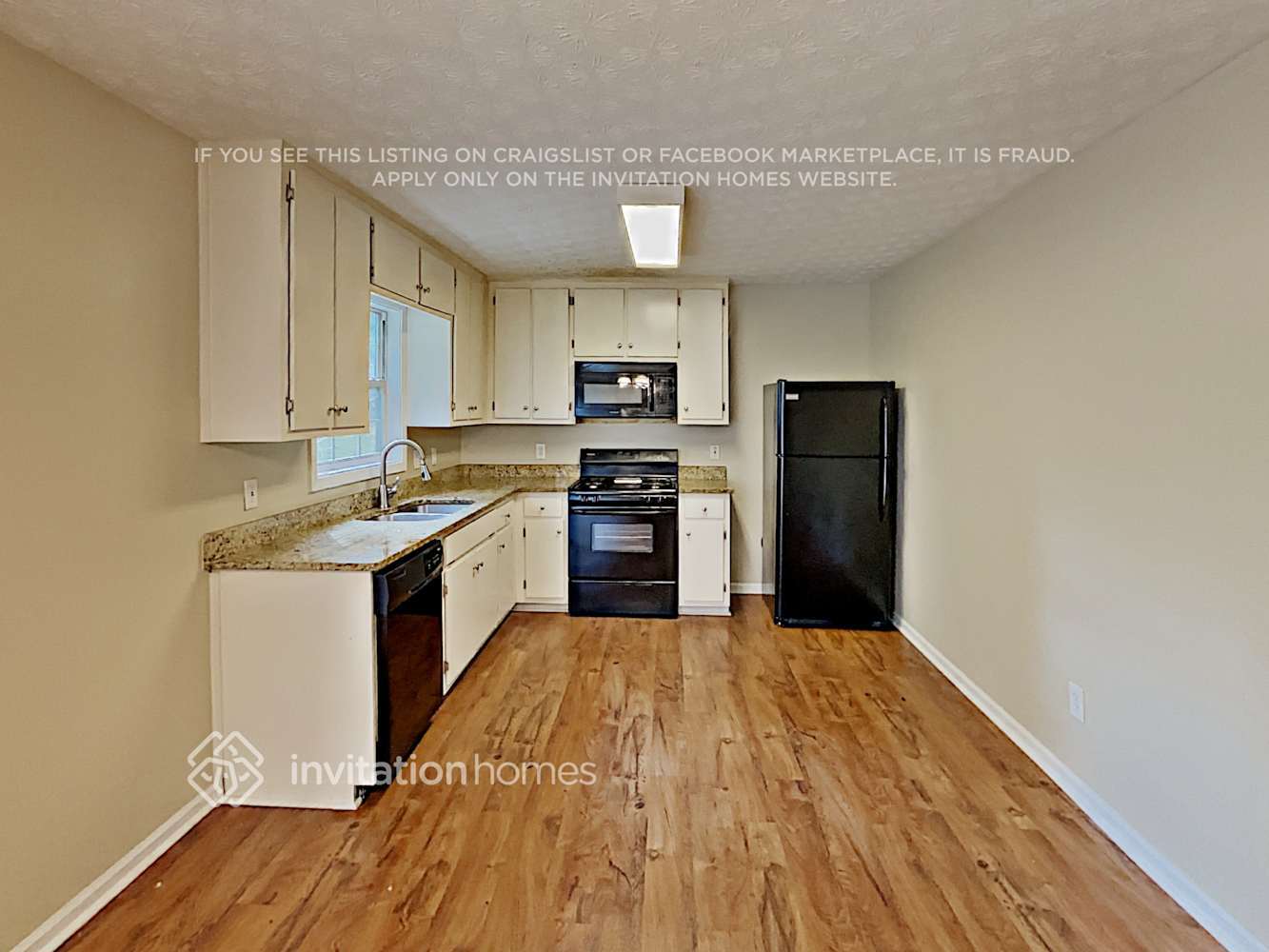 Building Photo - 3794 Cherokee Overlook Dr