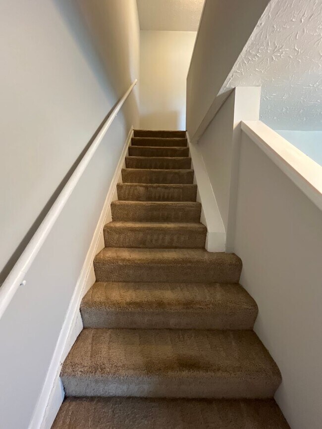 Building Photo - 1851-1853 Lake Club Dr