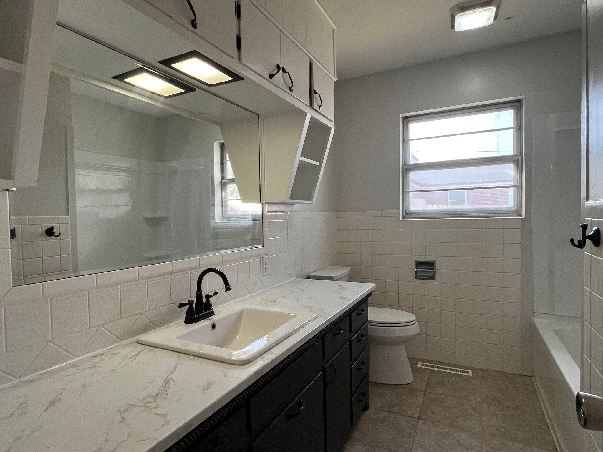 Main Bathroom - 1618 E 3rd Ave