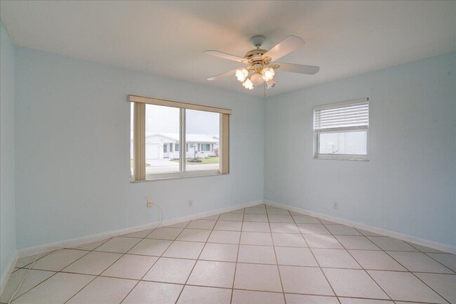 Building Photo - 2086 SW 12th Ave